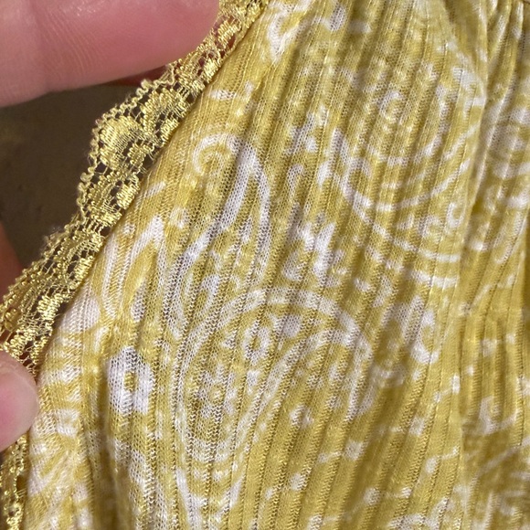 Cato Tank - Size 18/20 - Green/Yellow Sleeveless Top - Picture 4 of 4